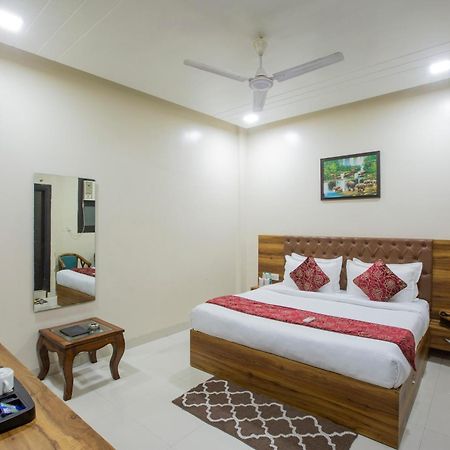 Hotel Nysha Palace Near Igi Airport New Delhi Buitenkant foto